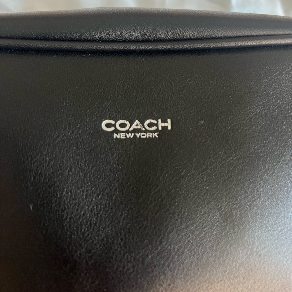 Coach Radio Bag - Used once - Picture 2 of 9